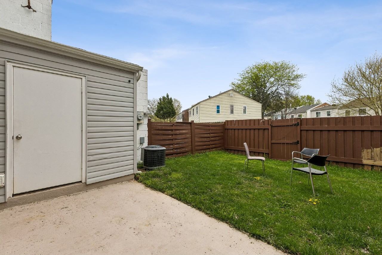7974 Community Dr - Photo 5 of 27