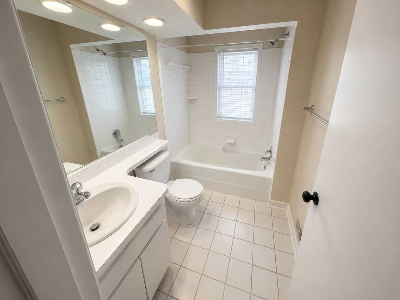 314 Sheffield Ave - Photo 5 of 8