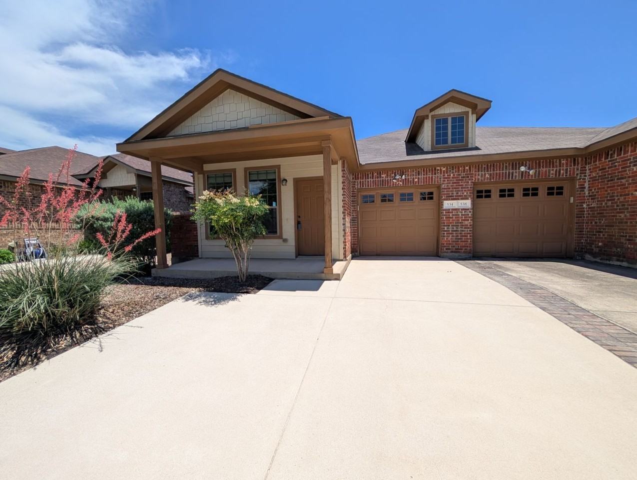 534 Creekside Cir - Photo 2 of 36