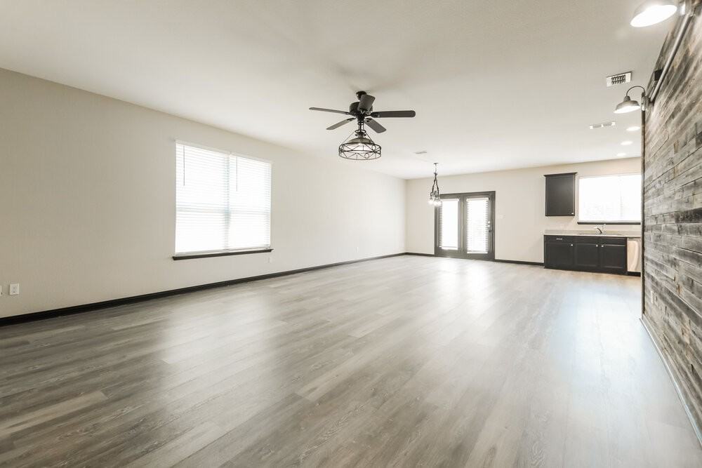9136 Benevolent Ct - Photo 4 of 16