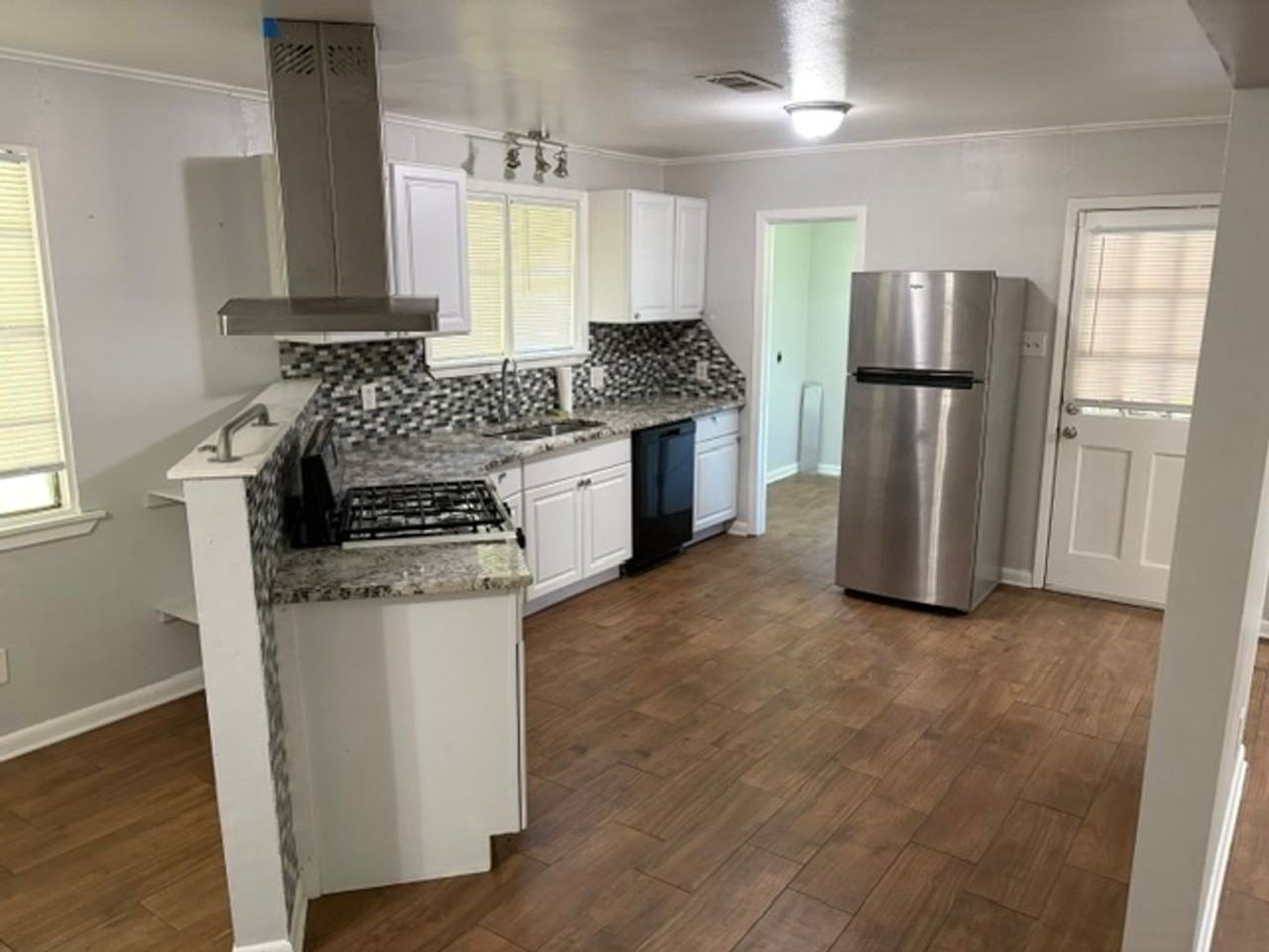1730 Bayou Dr - Photo 6 of 14
