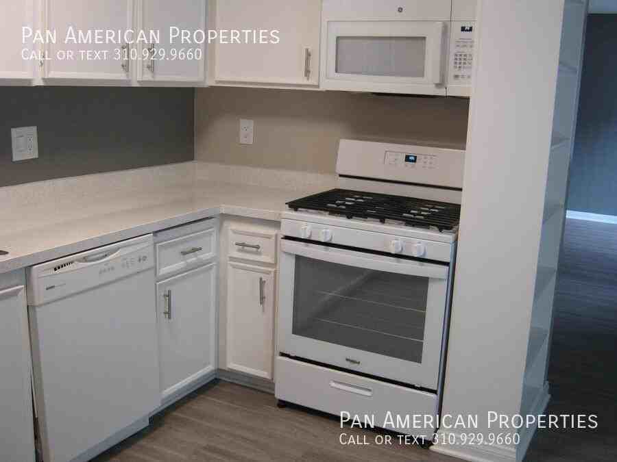 Ramona Apartments - Photo 3 of 11