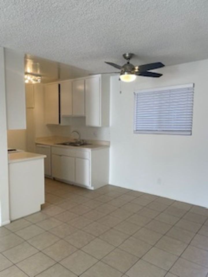 220 Bay St. - Photo 5 of 17