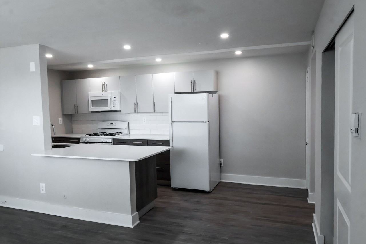 Stenton Plaza Apartments - Photo 2 of 11