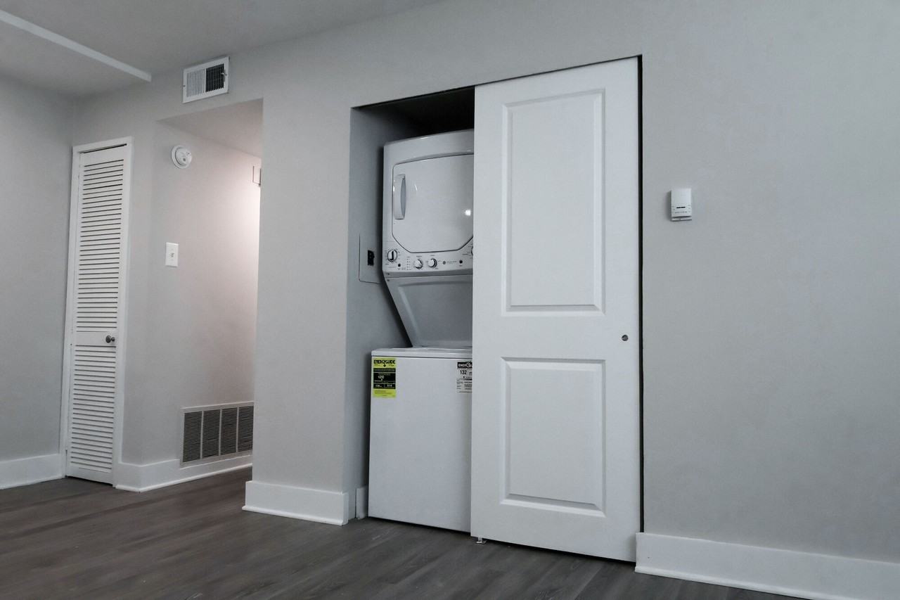 Stenton Plaza Apartments - Photo 6 of 11