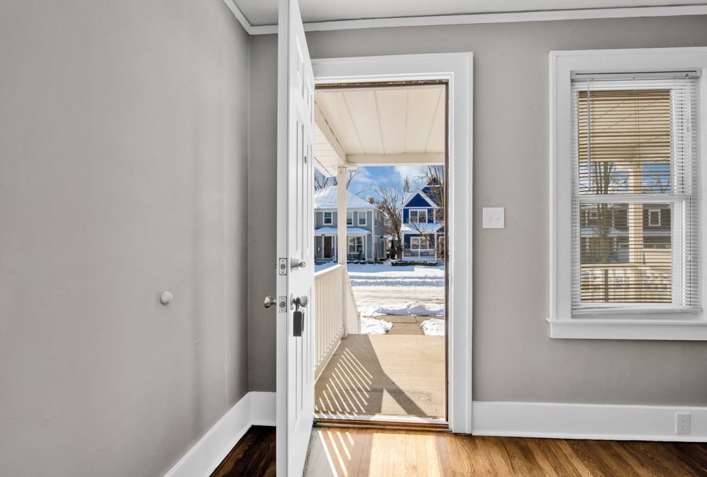 429 Linden Ave - Photo 2 of 16