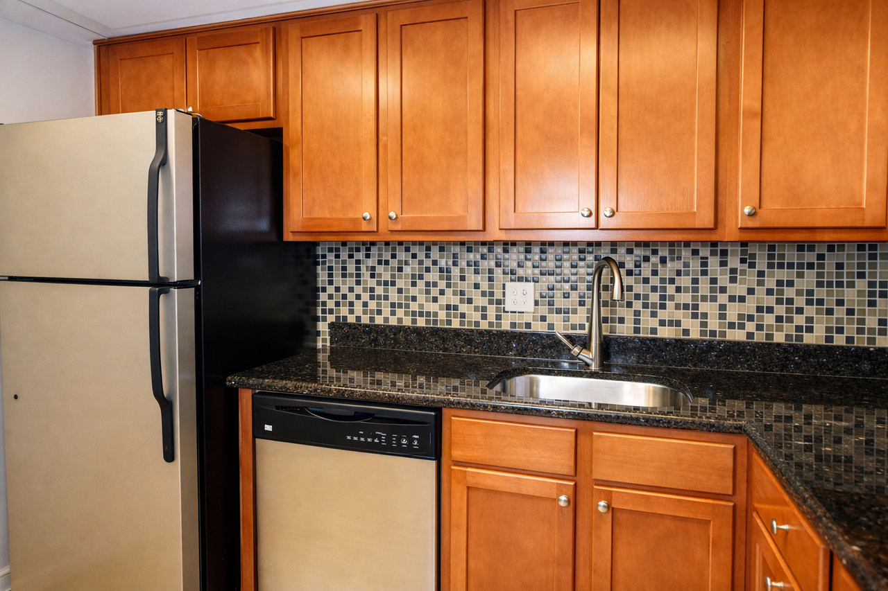 GREENTREE MANOR APTS -- 044 - Photo 3 of 21