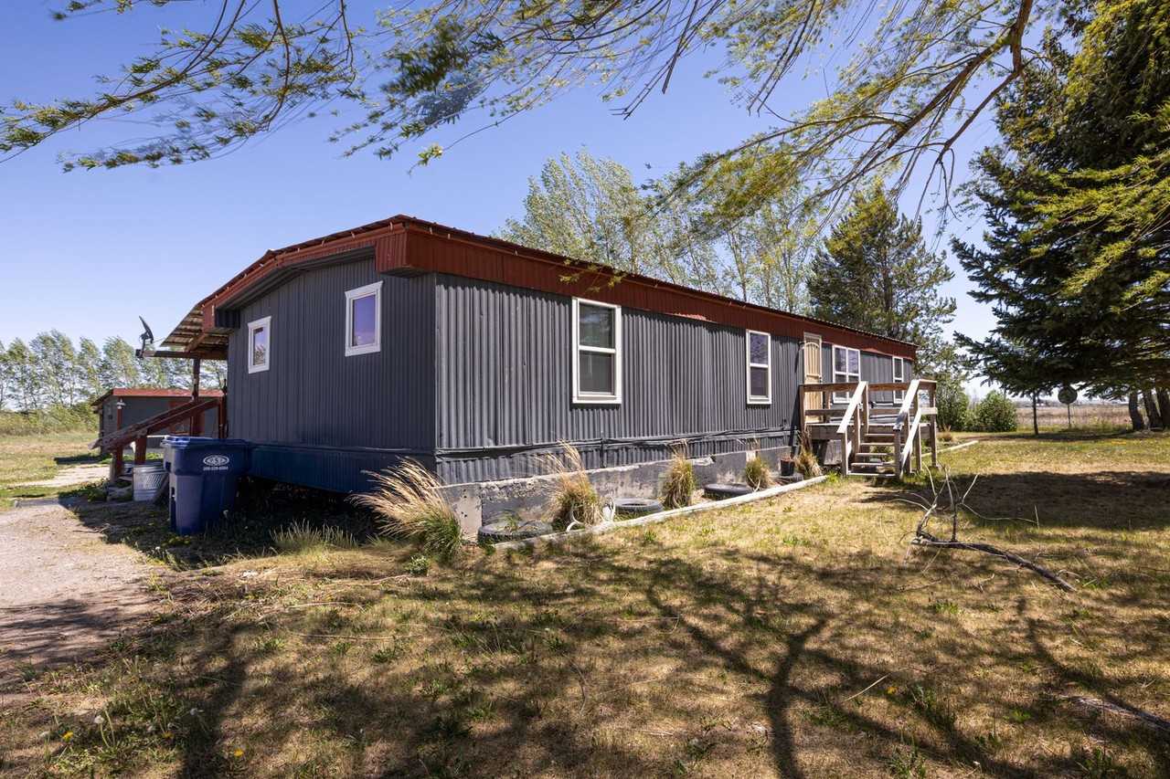 188 N 2100 E - Photo 3 of 6