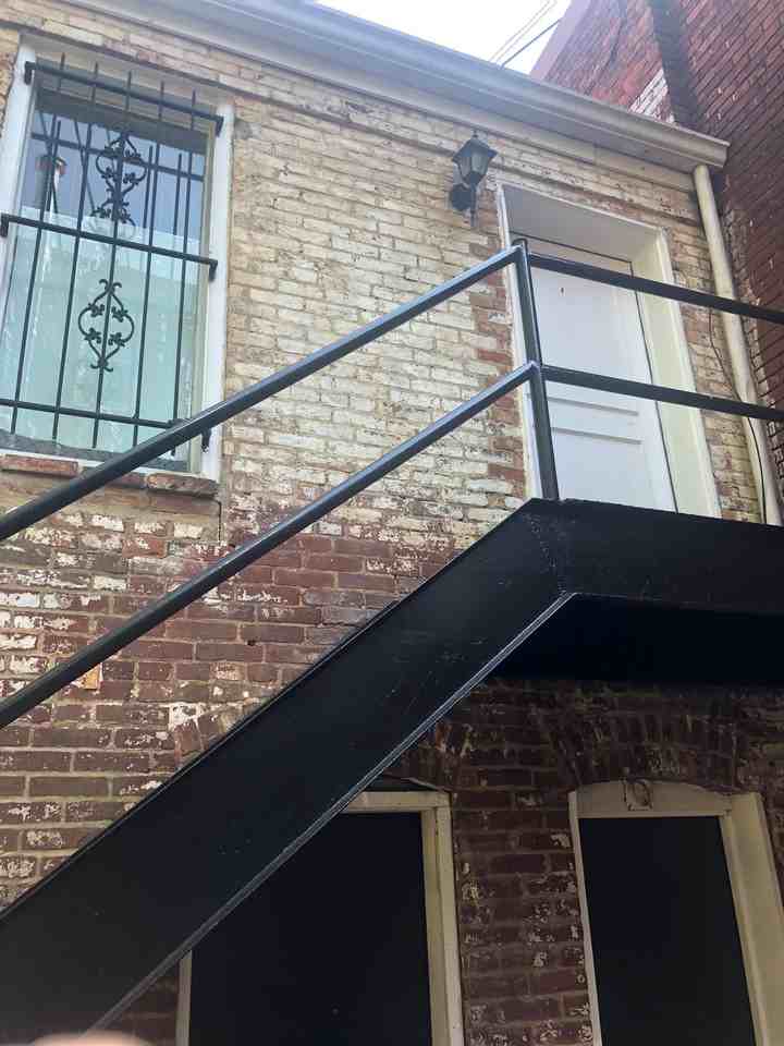 Quorum House - Photo 2 of 13