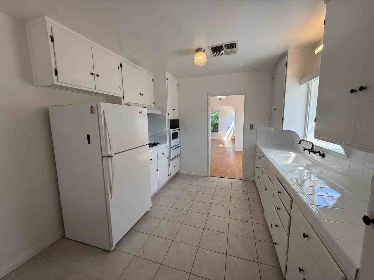 115 Irene St - Photo 4 of 8