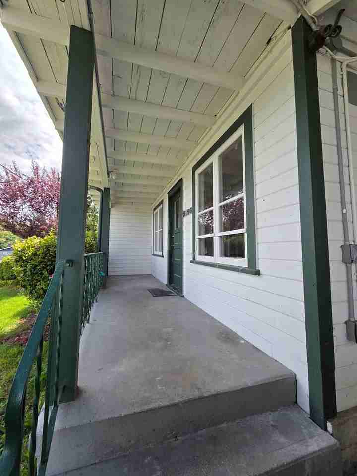 2196 Spring St E - Photo 5 of 16