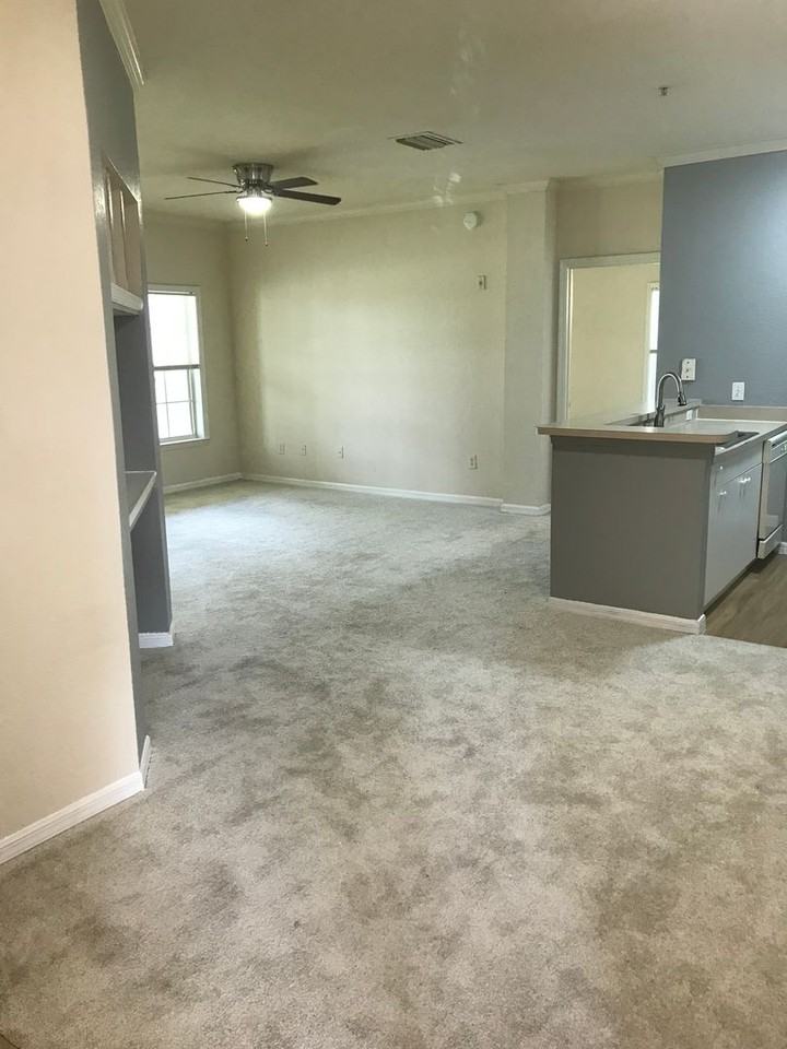 3757 Conroy Rd - Photo 4 of 32