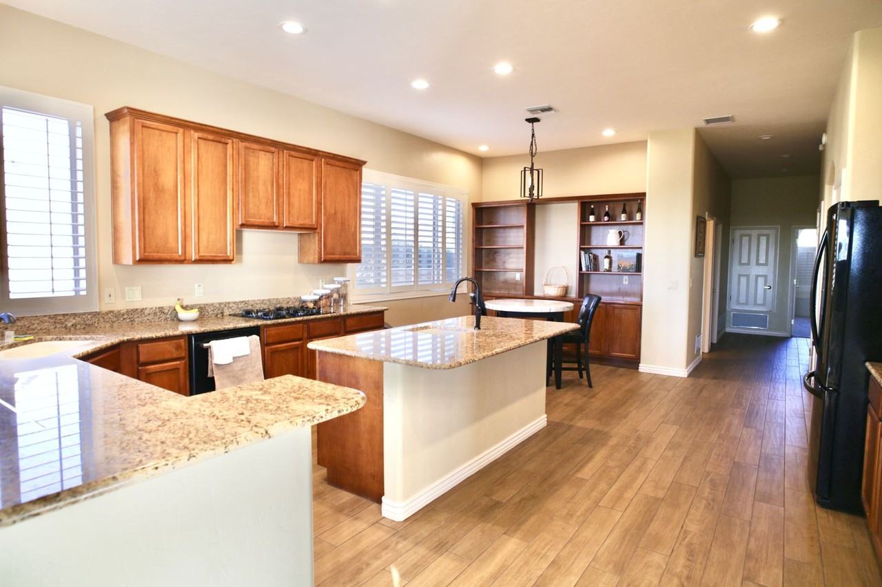 12129 N Tall Grass Dr - Photo 3 of 38