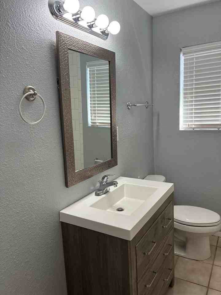 3006 46th St - Photo 6 of 10