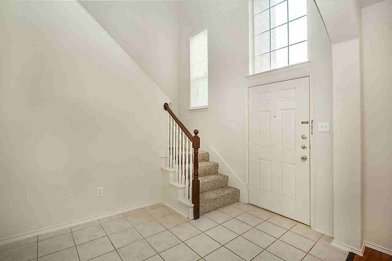 5809 Deer Run Dr - Photo 4 of 30