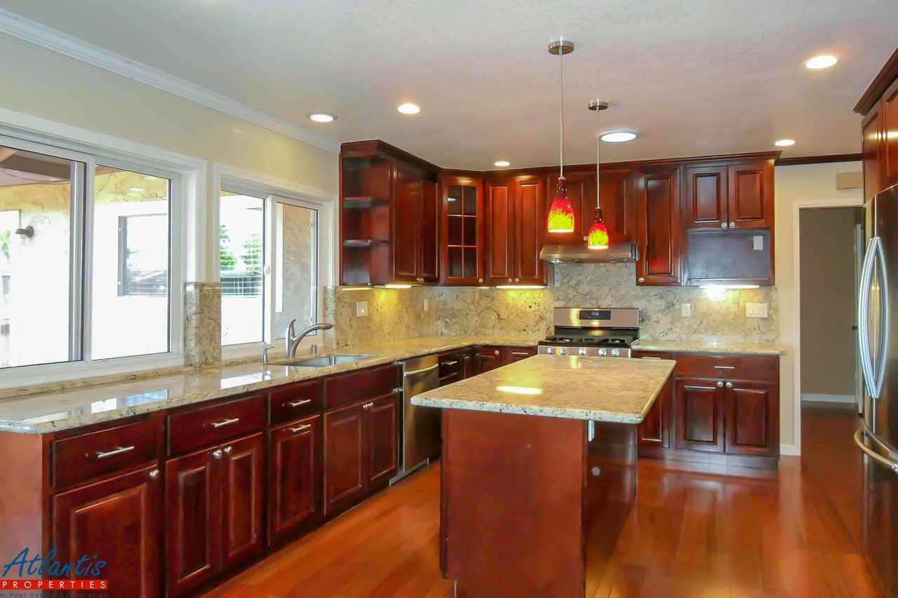 1579 Calle De Stuarda - Photo 2 of 13