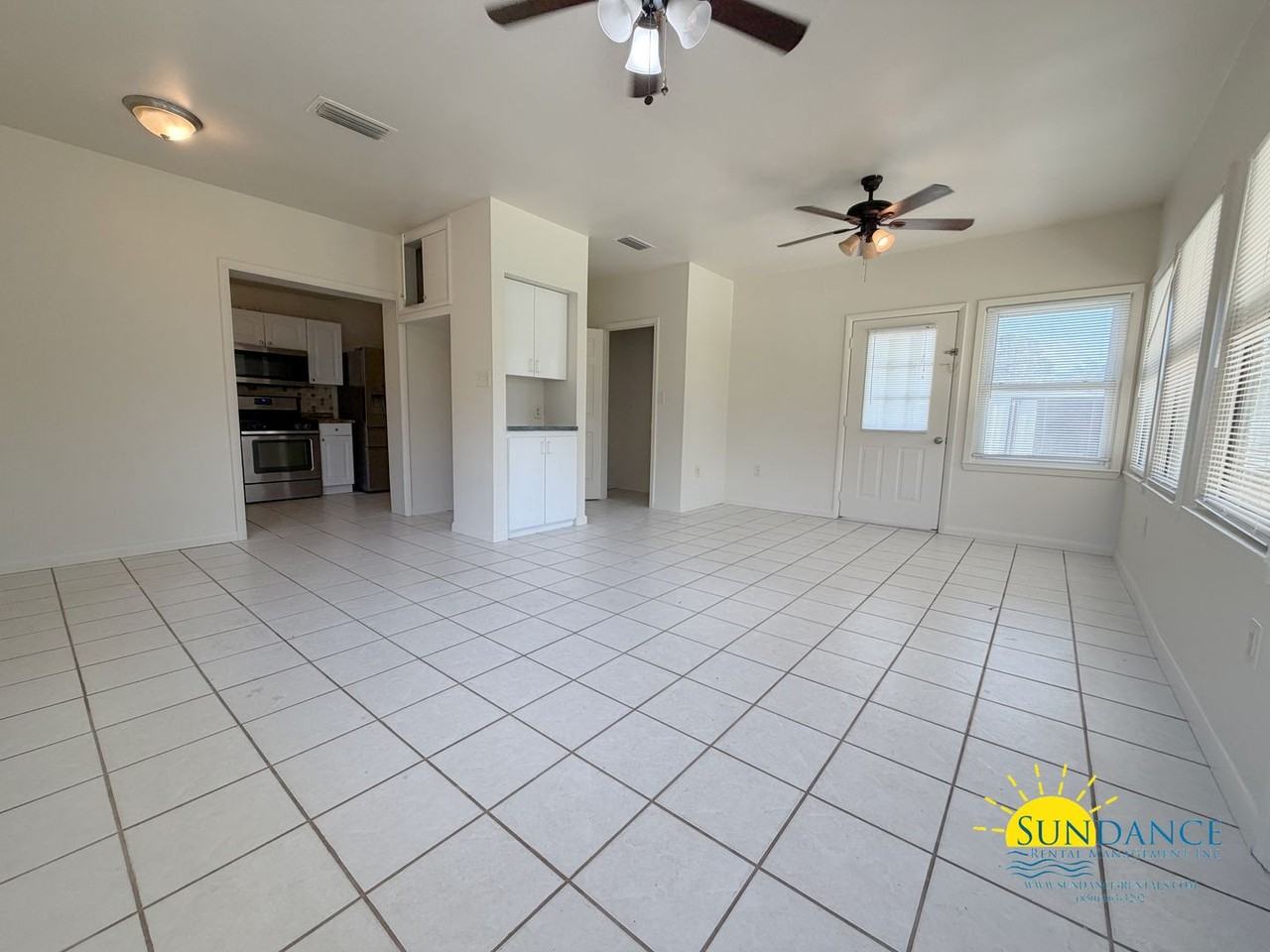 37 Laurie Dr Ne - Photo 2 of 15