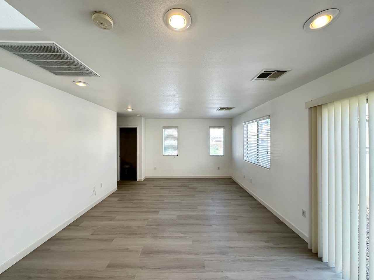 8222 Amphora St - Photo 6 of 22