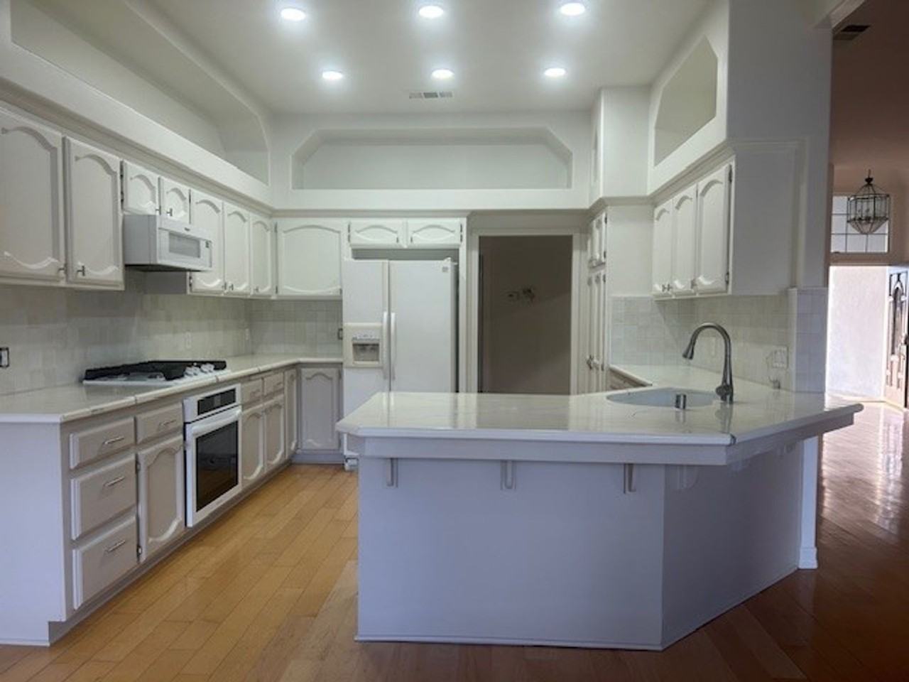 2112 Classen St - Photo 5 of 21