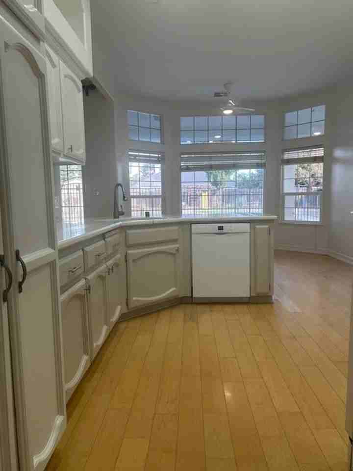 2112 Classen St - Photo 6 of 21