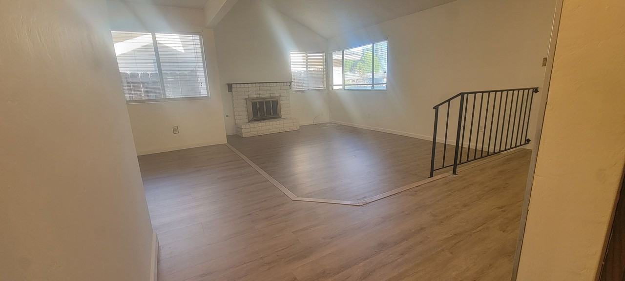 4508 Foxboro Ave - Photo 4 of 15