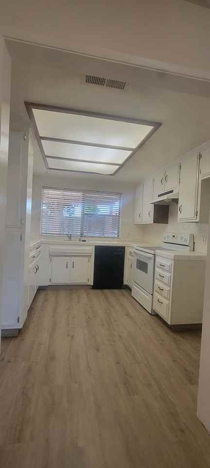 4508 Foxboro Ave - Photo 5 of 15