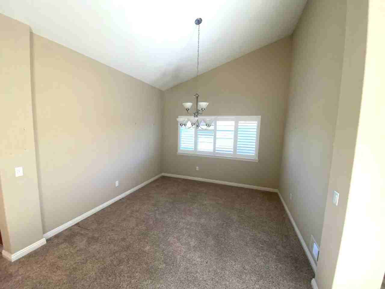 4354 Foxenwood Cir - Photo 4 of 18