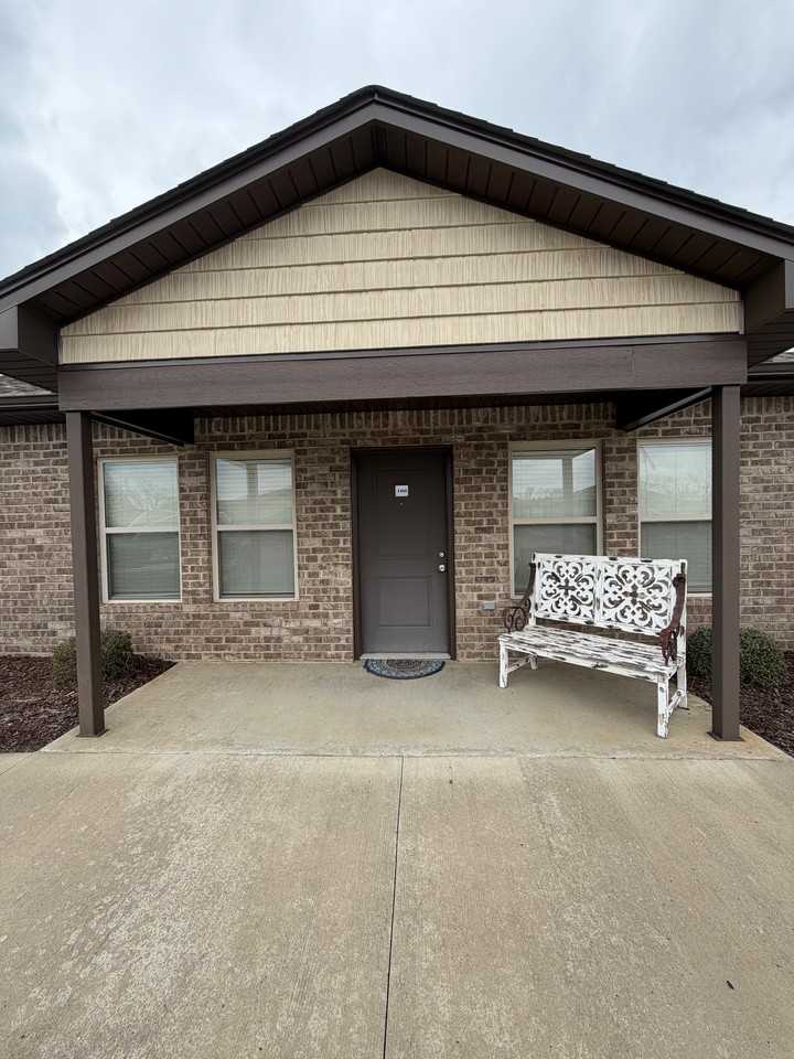 The Oaks on Chisholm - Photo 4 of 50