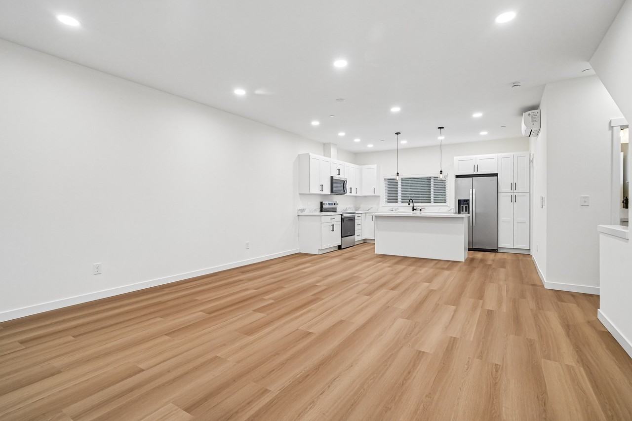 WRE WDVL - 950 Maple Avenue - Photo 6 of 34
