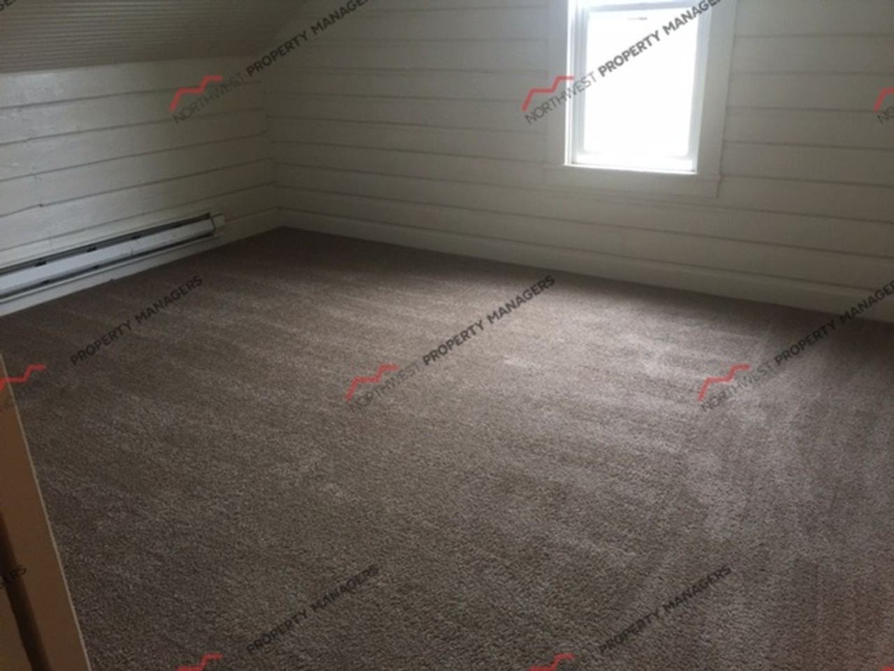 901 Nw Saint Helens Ave - Photo 6 of 13