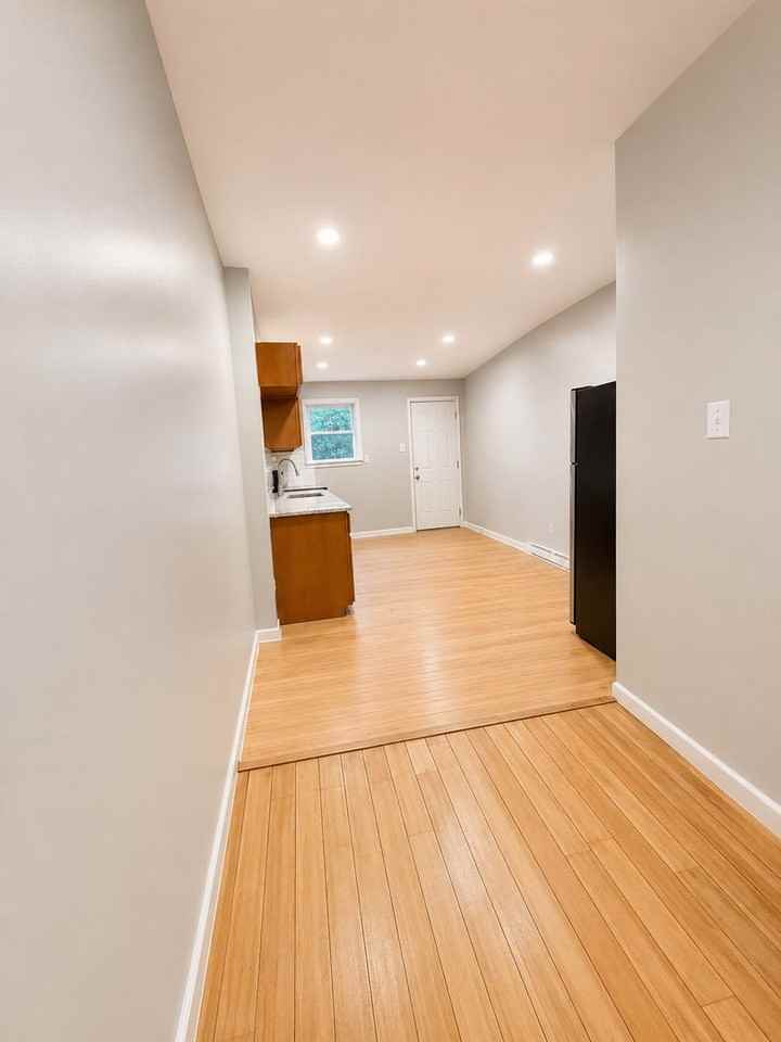 2033 W Oxford St - Photo 3 of 29