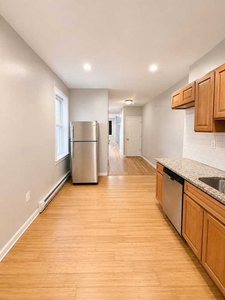 2033 W Oxford St - Photo 6 of 29