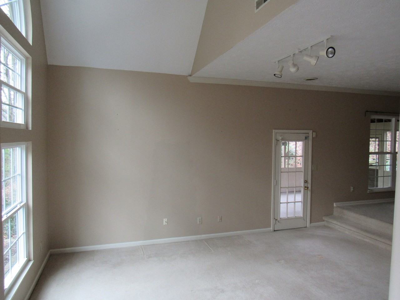 9325 George Williams Rd - Photo 4 of 20