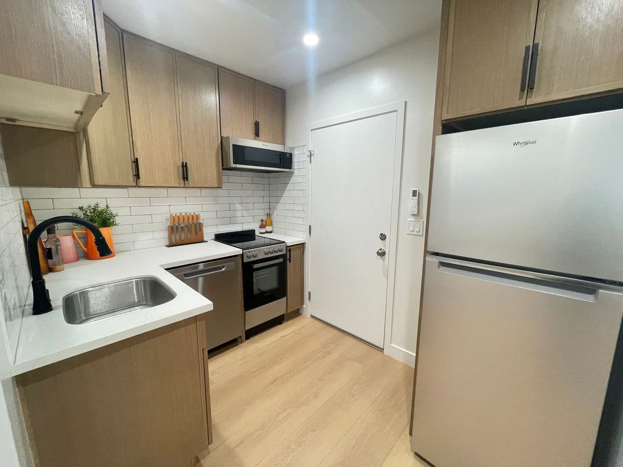 1549 S. Westgate Ave. - Photo 7 of 10