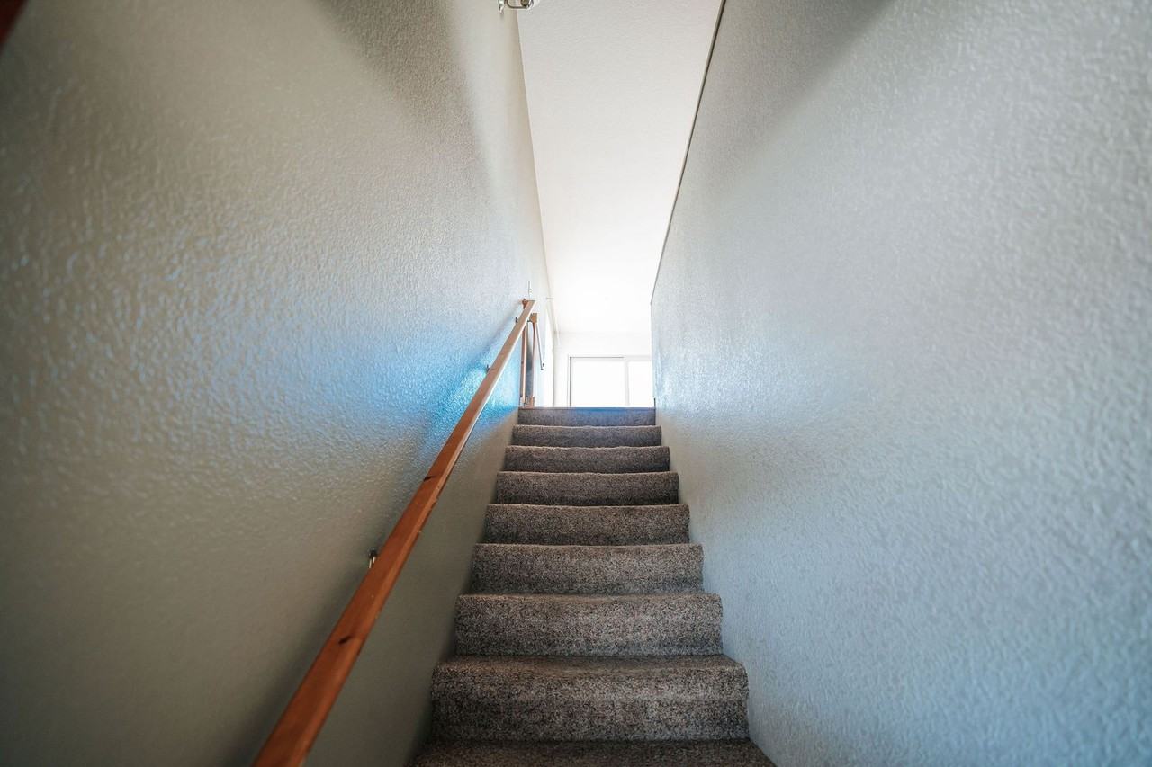 122 Cod St - Photo 4 of 21