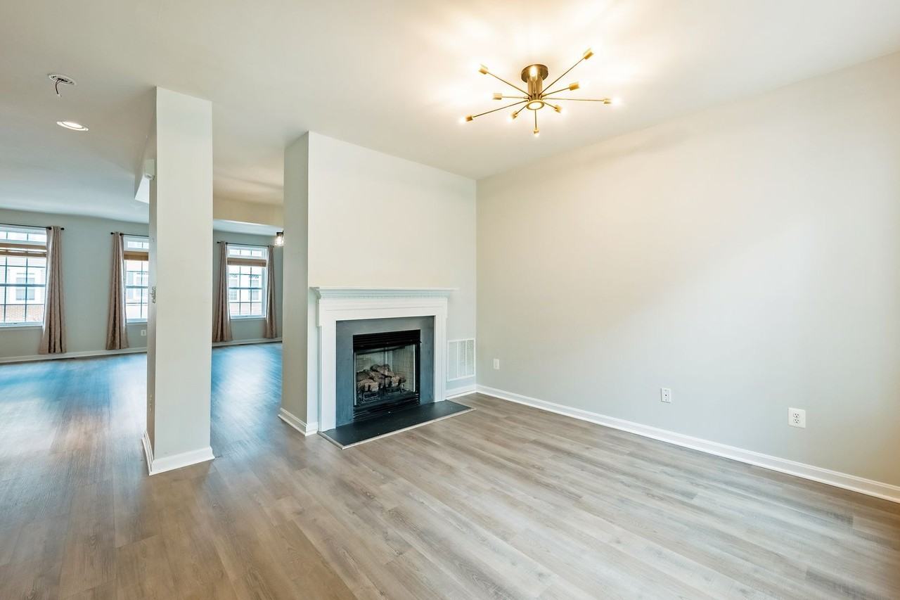 3385 Beechcliff Dr - Photo 3 of 49
