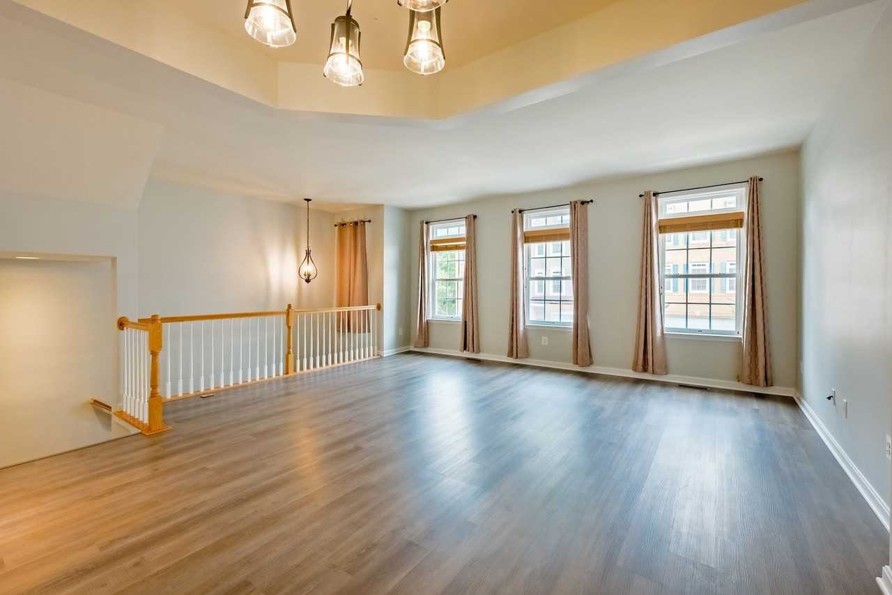 3385 Beechcliff Dr - Photo 6 of 49