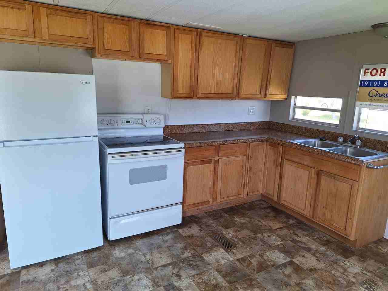 123 Holly St - Photo 5 of 17