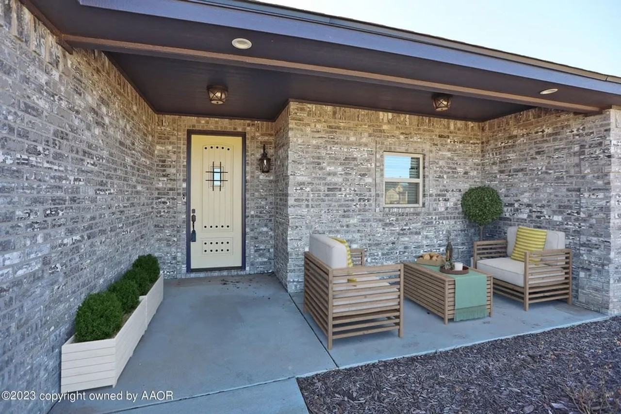 18401 Bradley Ln - Photo 2 of 24