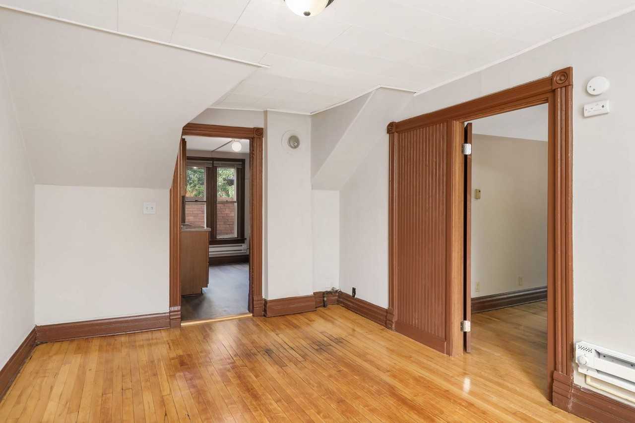 375 Erie Street - Photo 5 of 48