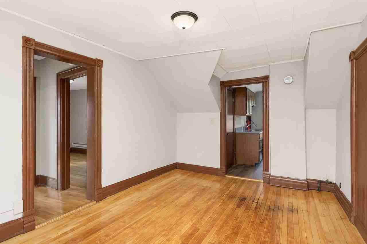 375 Erie Street - Photo 6 of 48