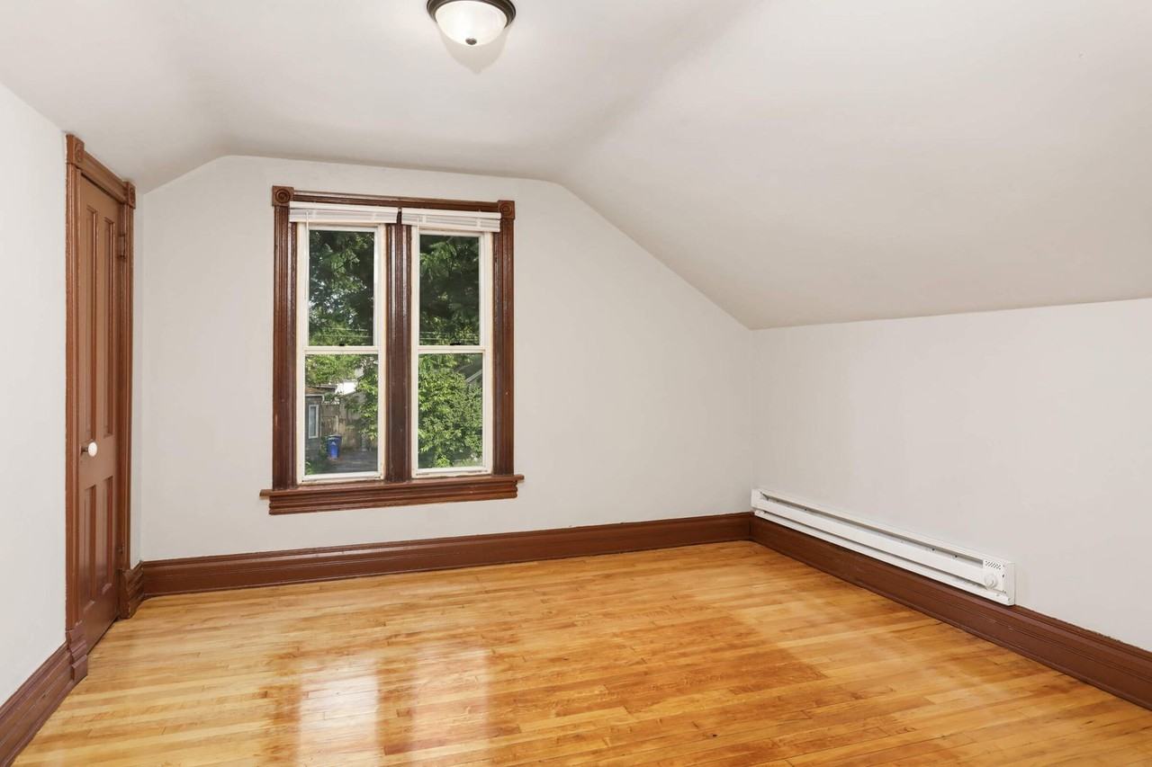 375 Erie Street - Photo 7 of 48