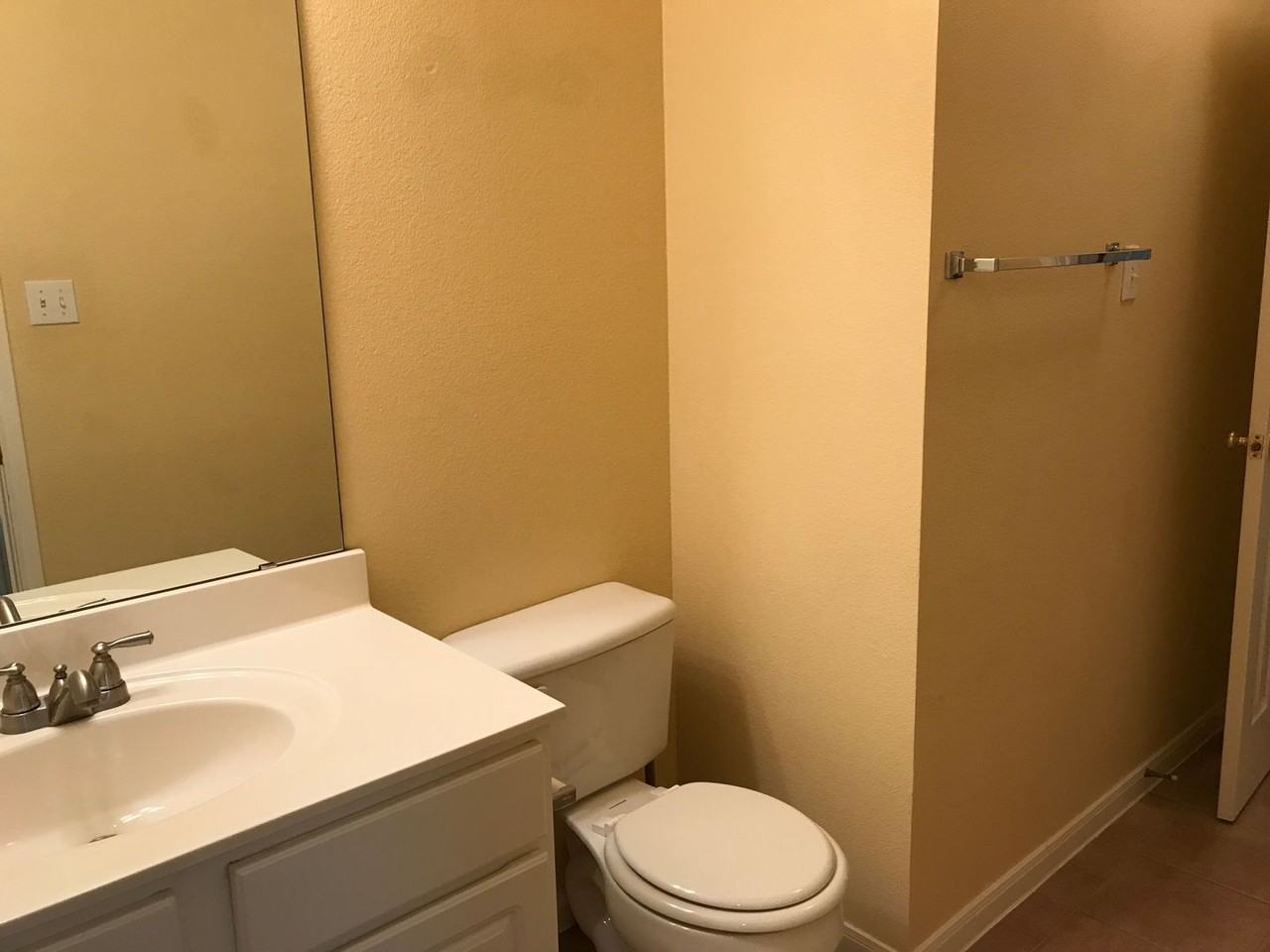 523 Westbury Ln - Photo 3 of 41