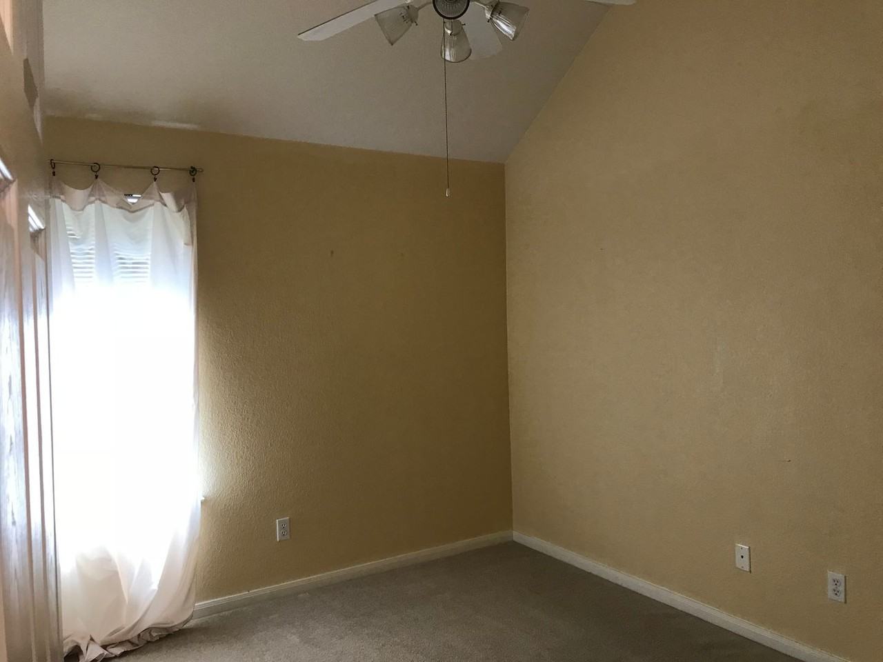 523 Westbury Ln - Photo 5 of 41