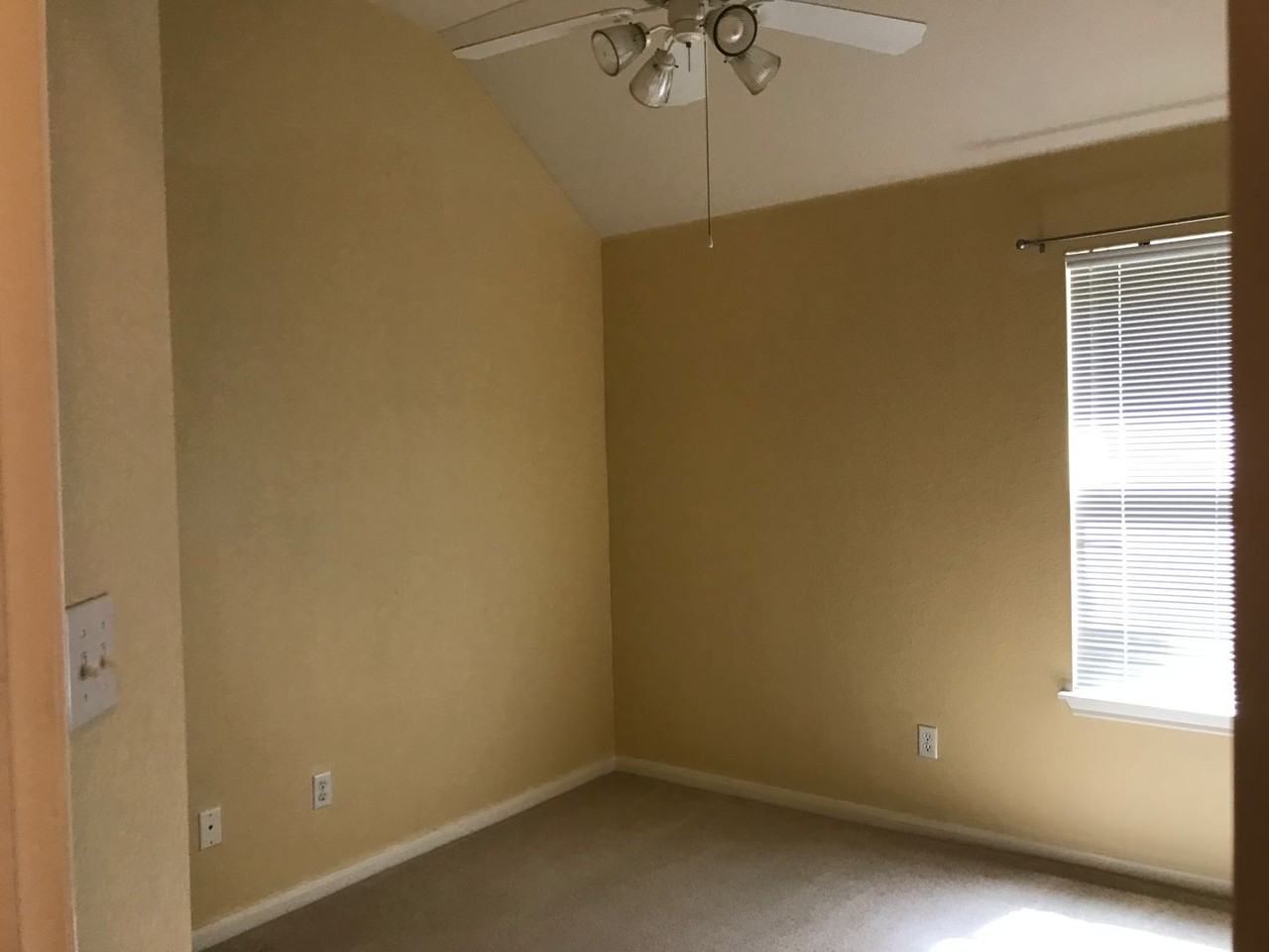 523 Westbury Ln - Photo 6 of 41