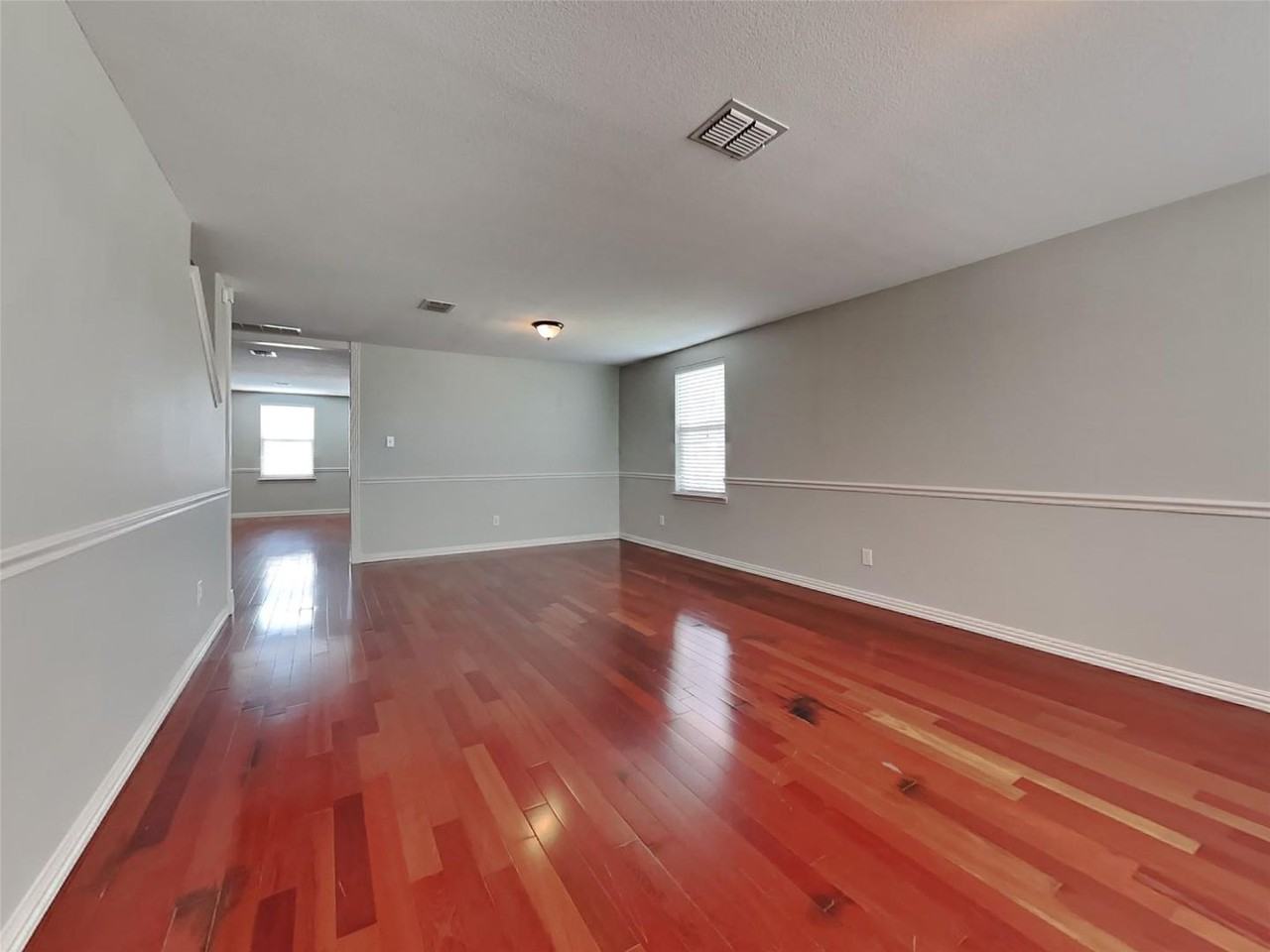 527 Laurel Ln - Photo 2 of 33