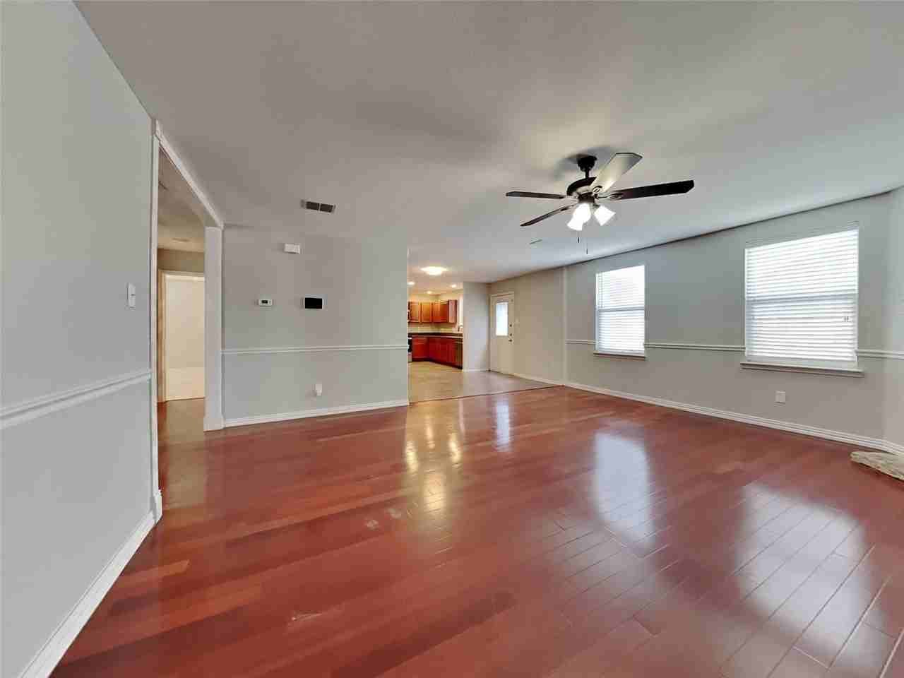 527 Laurel Ln - Photo 4 of 33