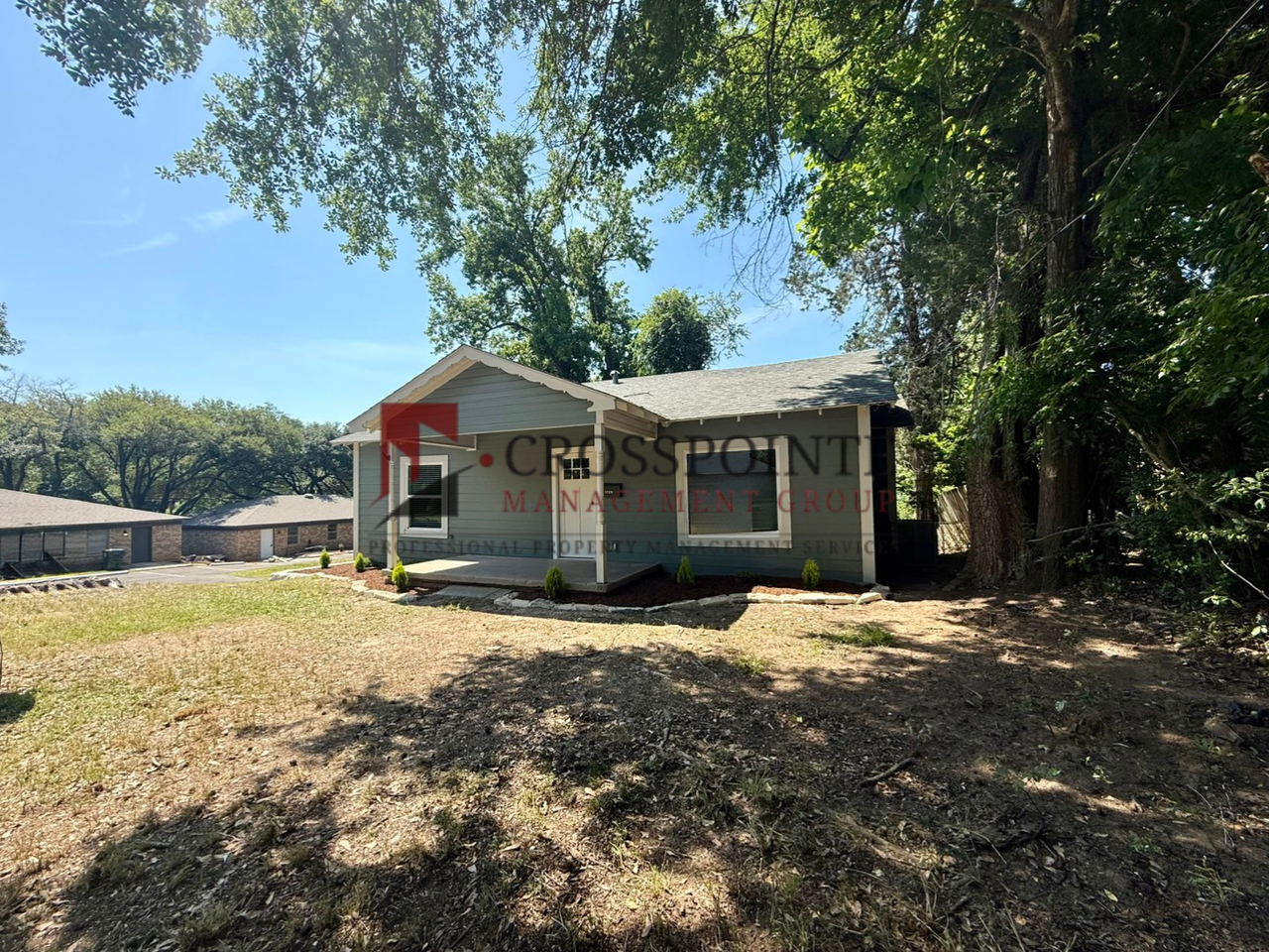 1729 E Arnold St - Photo 3 of 19