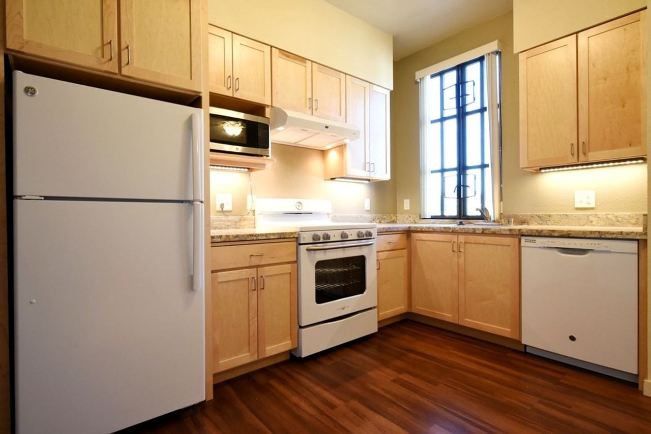 The Southgate- 2526 Durant - Photo 4 of 26