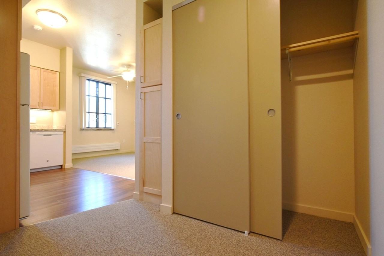 The Southgate- 2526 Durant - Photo 6 of 26